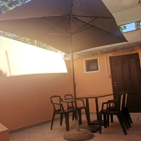 דירה Rovenska 52