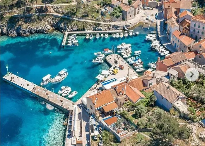 Appartement Rovenska 52 *